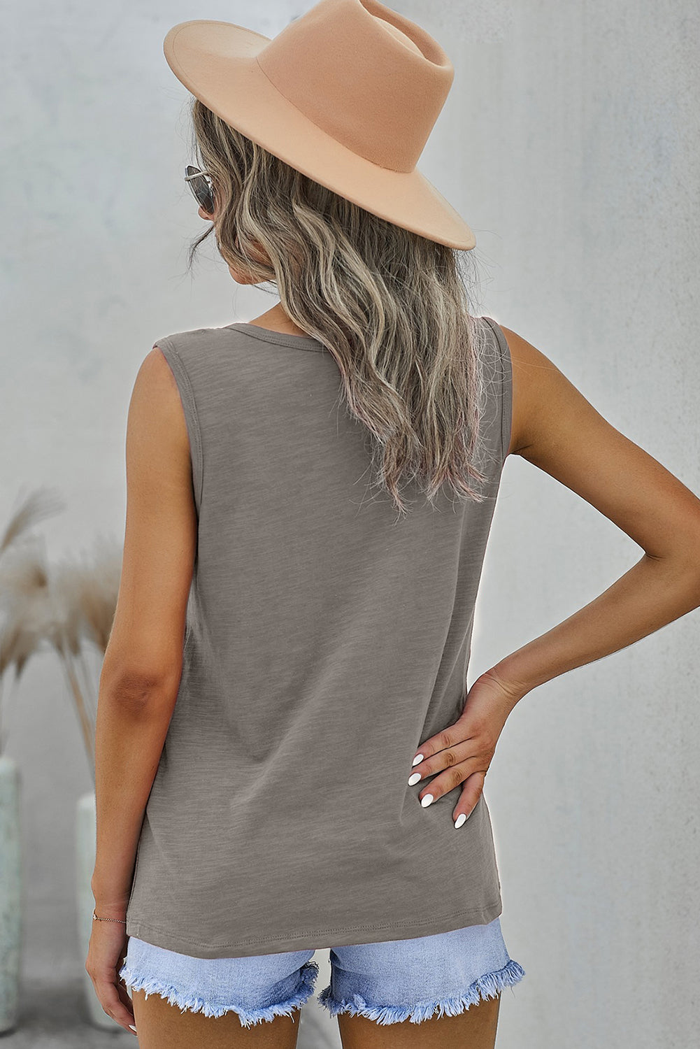 Quarter-Snap Scoop Neck Tank