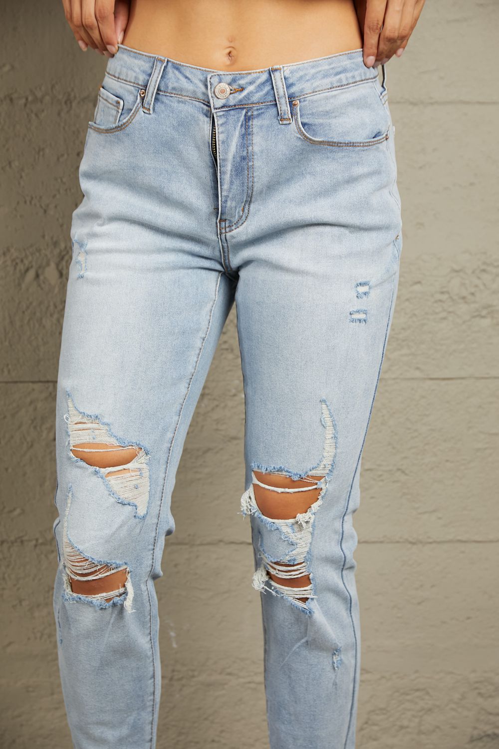 Baeful Distressed Straight Legs with Pockets