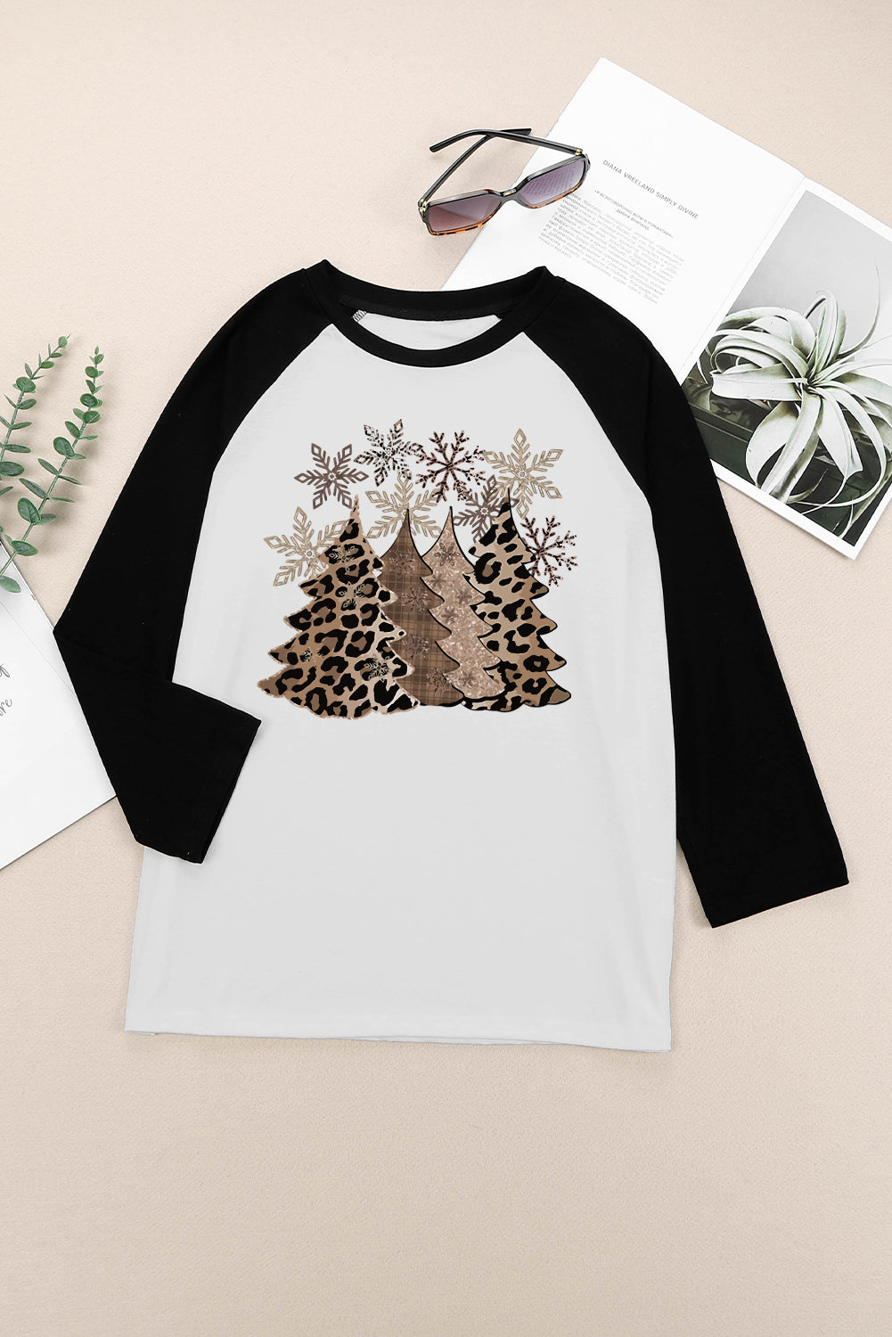 Christmas Tree Graphic Round Neck T-Shirt