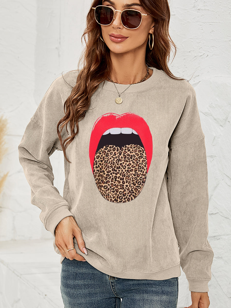 Round Neck Dropped Shoulder MAMA Graphic Sweatshirt