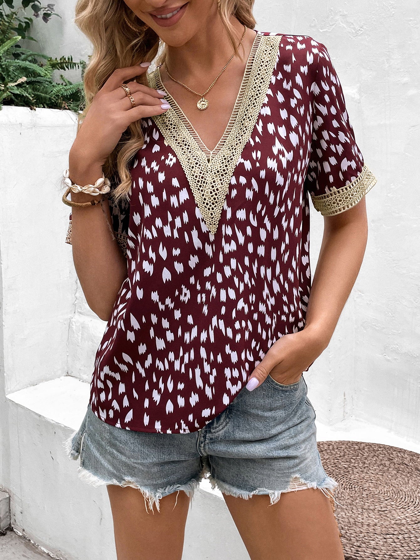 Printed Contrast V-Neck Short Sleeve Blouse